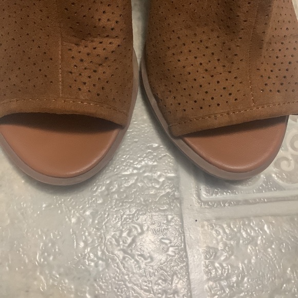 Size 7 Sam Edelman “Circus” booties. - Picture 5 of 10